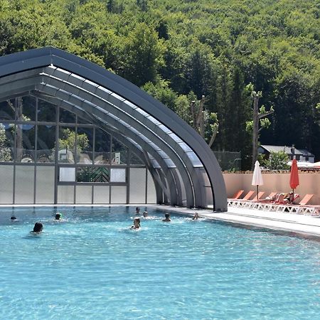 Hotel Domaine Du Lac Chambon Murol Ngoại thất bức ảnh