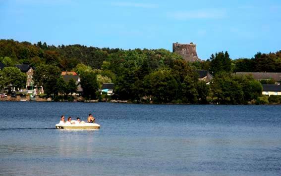 Hotel Domaine Du Lac Chambon Murol Ngoại thất bức ảnh