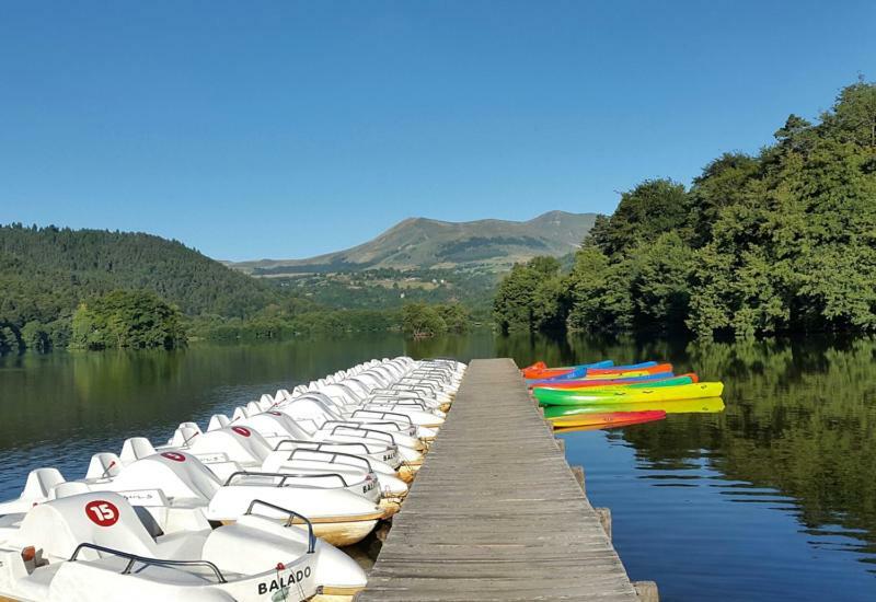 Hotel Domaine Du Lac Chambon Murol Ngoại thất bức ảnh