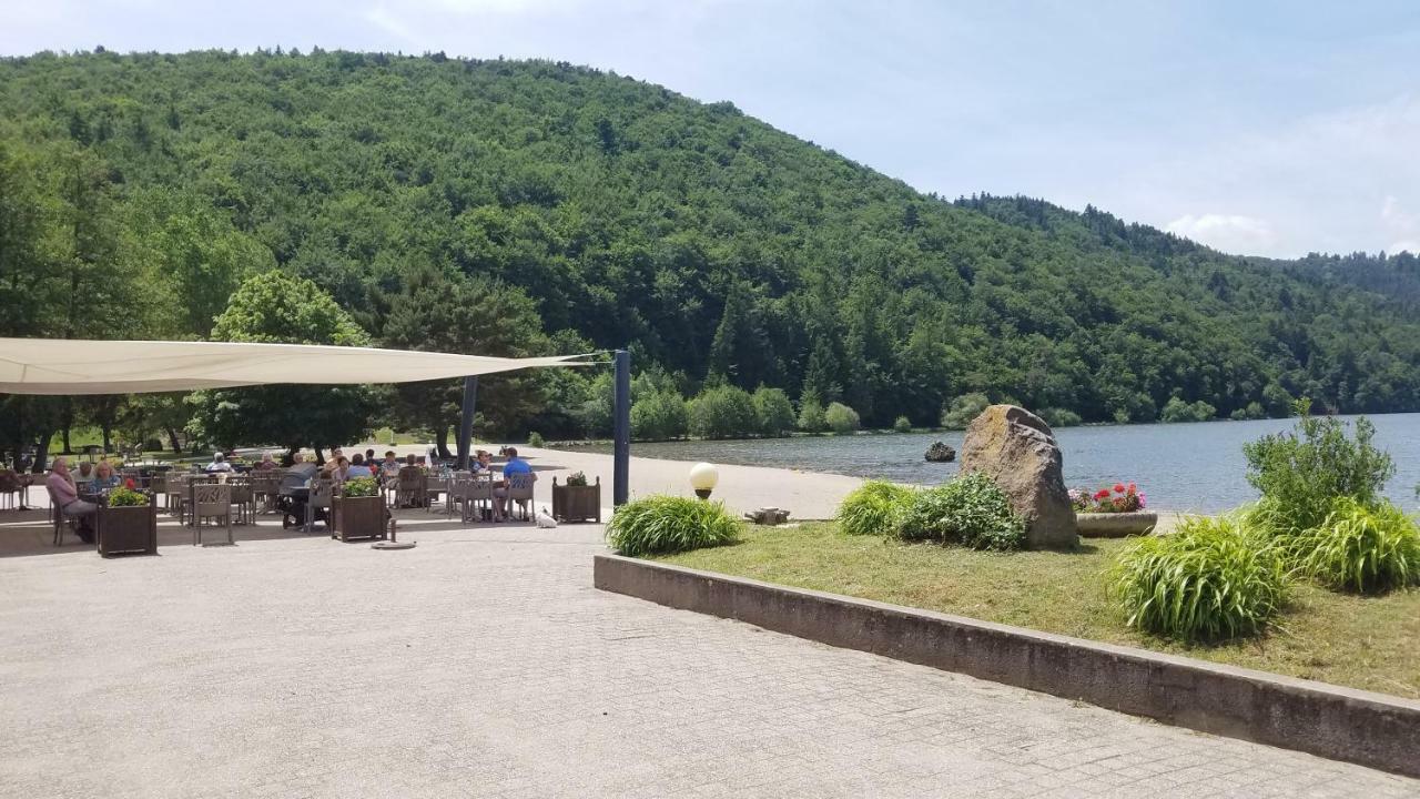 Hotel Domaine Du Lac Chambon Murol Ngoại thất bức ảnh